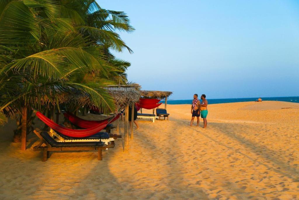 Marakolliya Beach Resort 탕갈레 외부 사진